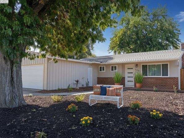 1351 Cypress Dr, Concord CA 94520