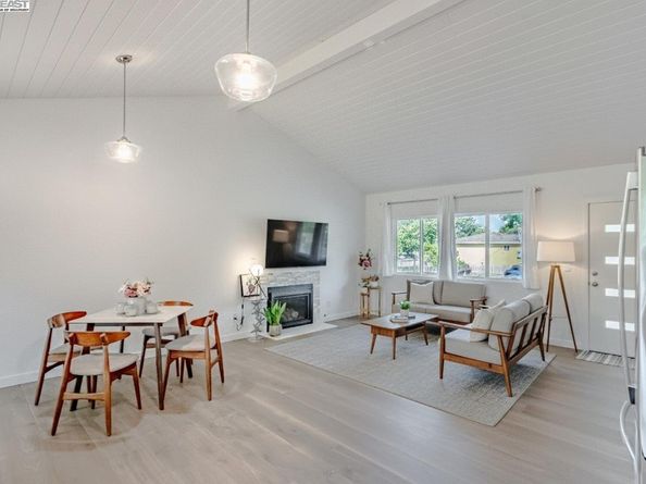 1351 Cypress Dr, Concord CA 94520