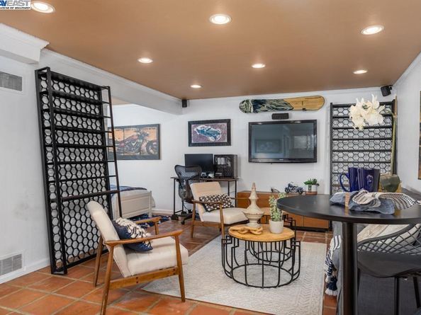 18798 Madison Ave, Castro Valley CA 94546