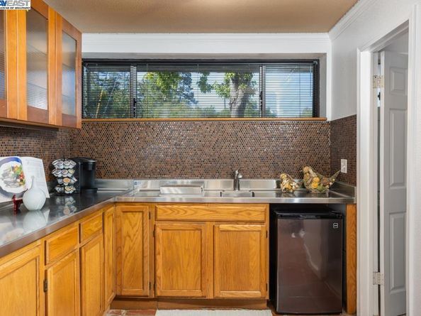 18798 Madison Ave, Castro Valley CA 94546