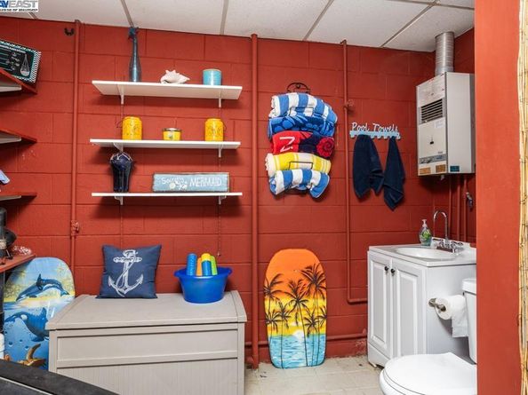 18798 Madison Ave, Castro Valley CA 94546