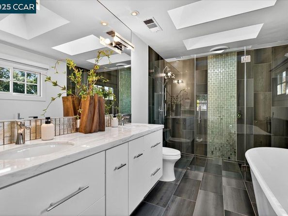 133 Lombardy Ln, Orinda CA 94563