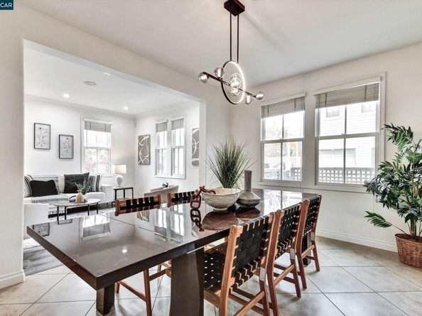 1018 Promenade St., Hercules CA 94547