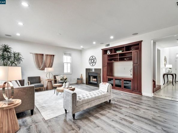 1018 Promenade St., Hercules CA 94547