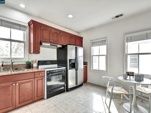 1018 Promenade St., Hercules CA 94547