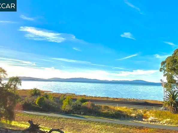 1018 Promenade St., Hercules CA 94547