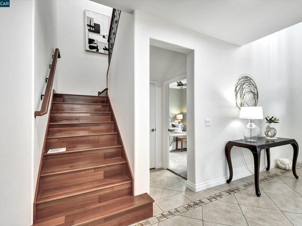 1018 Promenade St., Hercules CA 94547