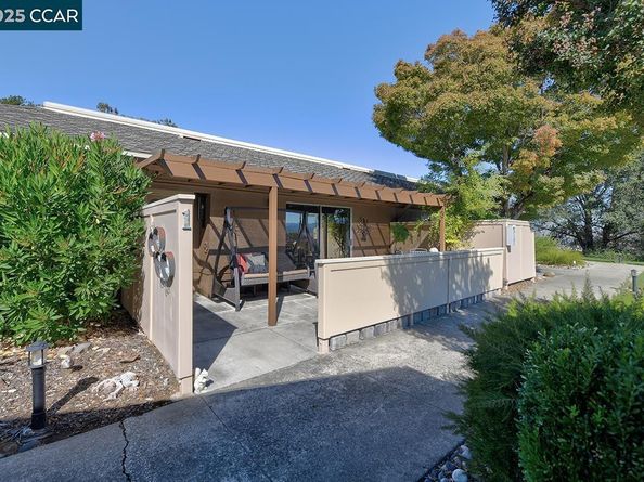 2148 Golden Rain Rd 1, Walnut Creek CA 94595