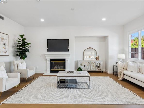 2890 Sable Oaks Way, Dublin CA 94568