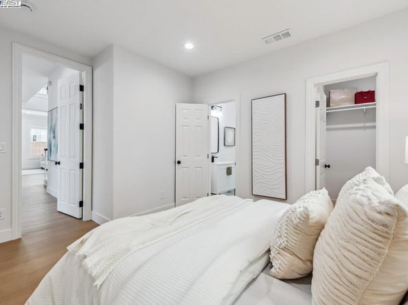 2890 Sable Oaks Way, Dublin CA 94568