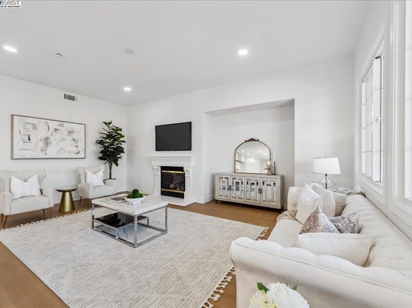 2890 Sable Oaks Way, Dublin CA 94568