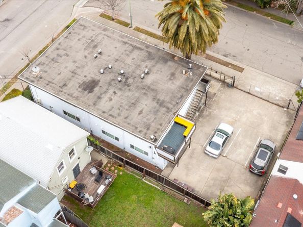 1745 Chase St, Oakland CA 94607