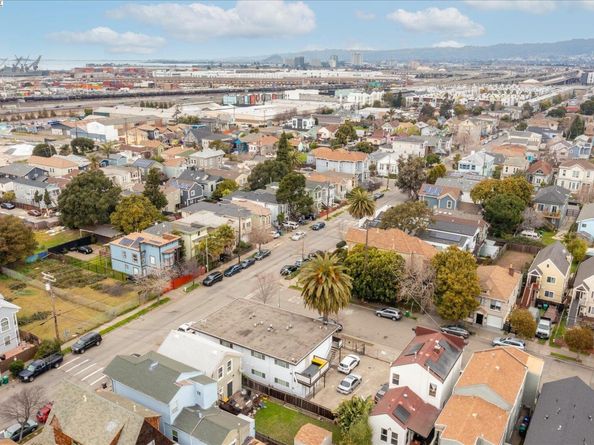 1745 Chase St, Oakland CA 94607