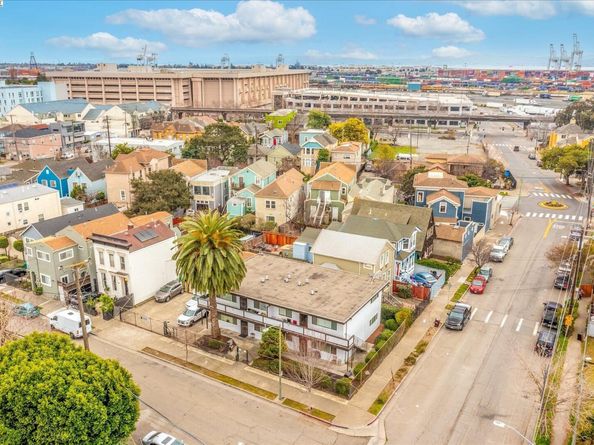 1745 Chase St, Oakland CA 94607