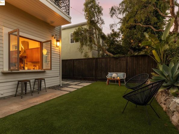 5734 Maccall St, Oakland CA 94609