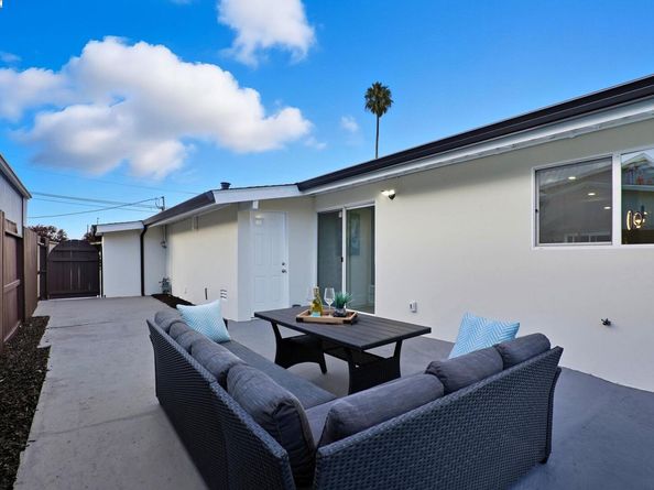 2710 Ocala St, Hayward CA 94545