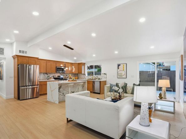 2710 Ocala St, Hayward CA 94545