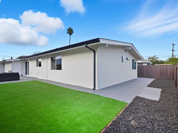 2710 Ocala St, Hayward CA 94545