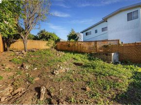 2417 Palmetto St, Oakland CA 94602