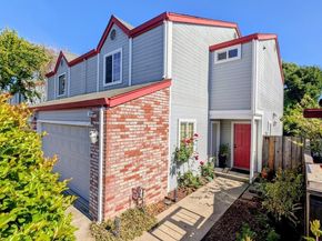 16 Town Sq PL, Oakland CA 94603