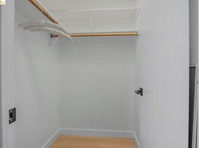 16 Town Sq PL, Oakland CA 94603