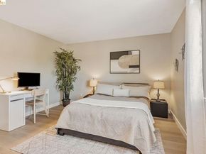16 Town Sq PL, Oakland CA 94603