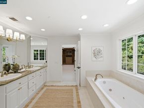 3 Honey Hill Ct, Orinda CA 94563