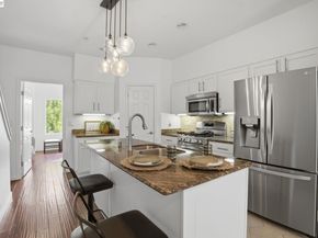 4895 Shattuck Ave, Oakland CA 94609