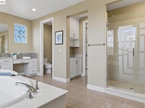 3871 Highpointe Ct, Dublin CA 94568