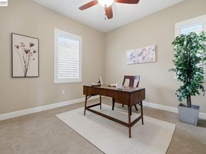 3871 Highpointe Ct, Dublin CA 94568
