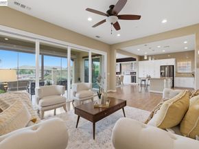 3871 Highpointe Ct, Dublin CA 94568
