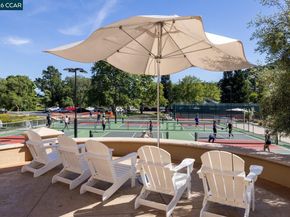 1712 Saint Andrews Dr, Moraga CA 94556