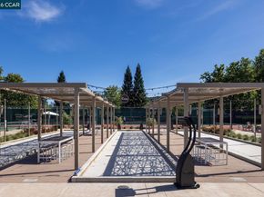 1712 Saint Andrews Dr, Moraga CA 94556
