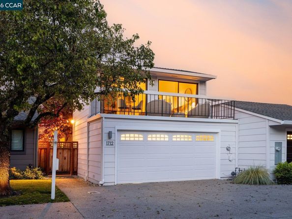 1712 Saint Andrews Dr, Moraga CA 94556