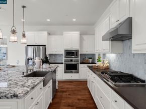 4252 Oak Knoll Dr, Dublin CA 94568