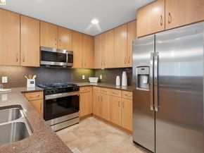 1511 Jefferson ST PH 12, Oakland CA 94612
