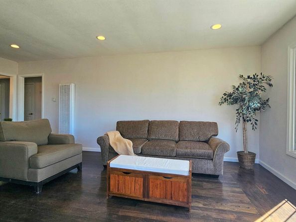 7856 Ney Ave, Oakland CA 94605