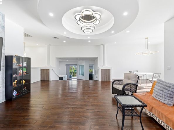 4683 Proctor Rd, Castro Valley CA 94546