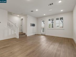 2737 5th Street, Alameda CA 94501