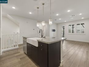 2737 5th Street, Alameda CA 94501