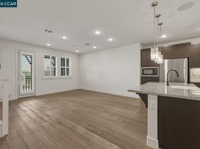 2737 5th Street, Alameda CA 94501