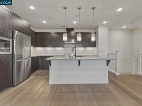 2737 5th Street, Alameda CA 94501