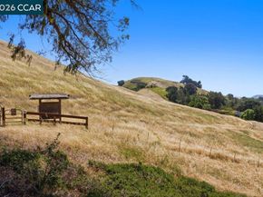 1803 Lamplight Ct, Walnut Creek CA 94597