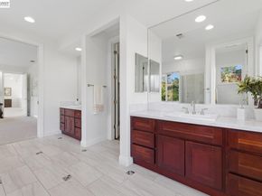 48564 Avalon Heights Ter, Fremont CA 94539