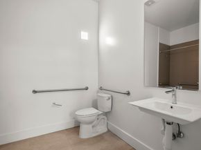 1545 32nd Street 110, Oakland CA 94608