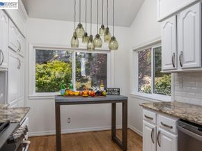3354 D St, Hayward CA 94541