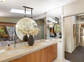 2871 Morley Dr, Oakland CA 94611