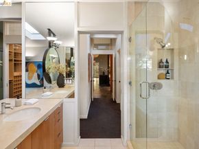 2871 Morley Dr, Oakland CA 94611