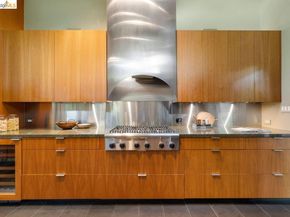 2871 Morley Dr, Oakland CA 94611