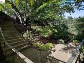 2871 Morley Dr, Oakland CA 94611